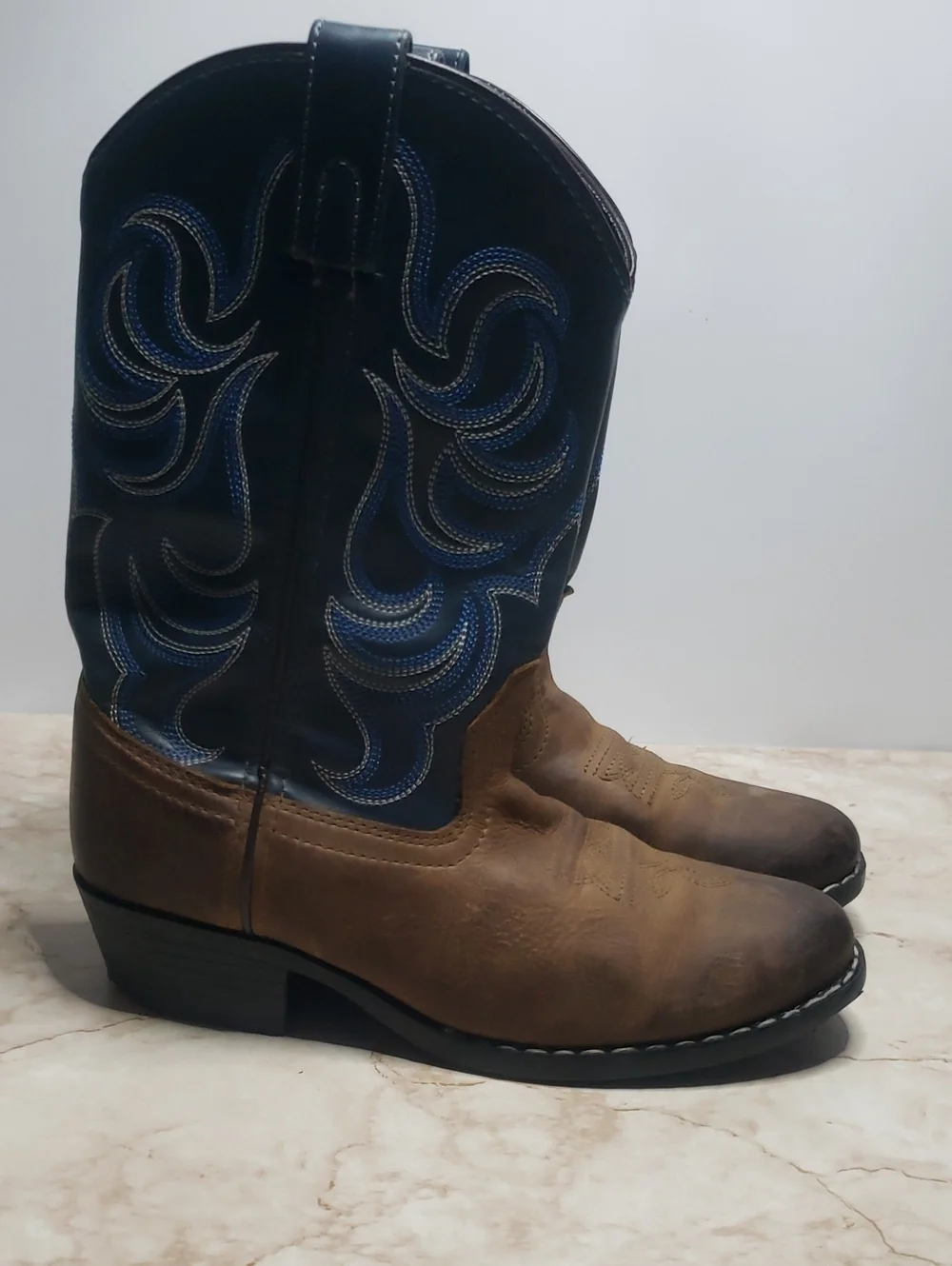 Cody James Western Boots - Brown Leather with Blue Shaft Youth Size 4